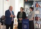 Donacija knjiga Austrijskoj knjižnici Dr. Alois Mock